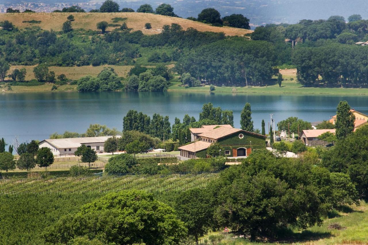 Agriturismo Potrero Grande Sul Lago Di Martignano Con Spiaggia Campagnano Di Roma Kültér fotó