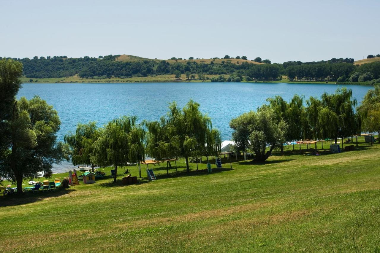Agriturismo Potrero Grande Sul Lago Di Martignano Con Spiaggia Campagnano Di Roma Kültér fotó